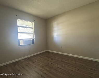 843 Emden Avenue Nw - Photo Thumbnail 13