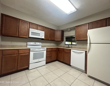 843 Emden Avenue Nw - Photo Thumbnail 4