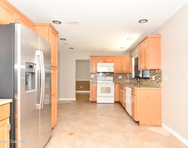 870 Angle Street Ne - Photo Thumbnail 6