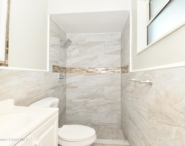 870 Angle Street Ne - Photo Thumbnail 7