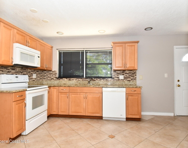 870 Angle Street Ne - Photo Thumbnail 5