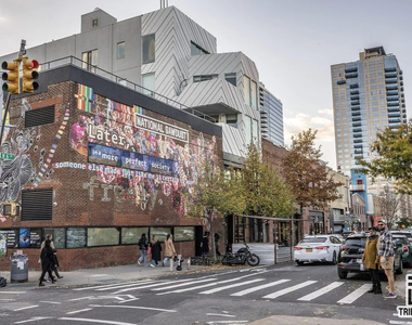 105 Berry Street - Photo Thumbnail 6