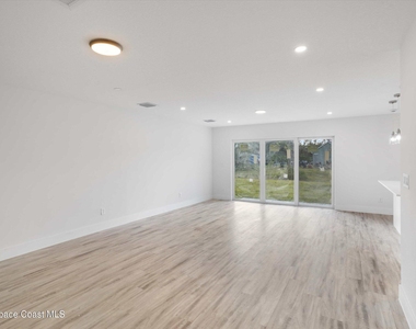 2960 Flagstaff Avenue Se - Photo Thumbnail 8