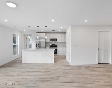 2960 Flagstaff Avenue Se - Photo Thumbnail 1