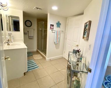 732 Bayside Drive - Photo Thumbnail 33