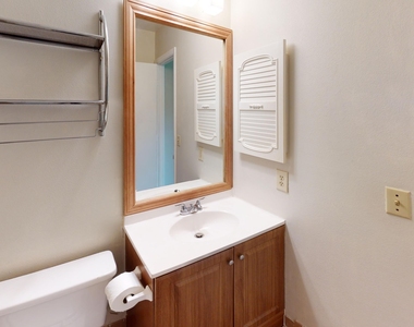 1527 Waldorf Circle Ne - Photo Thumbnail 17