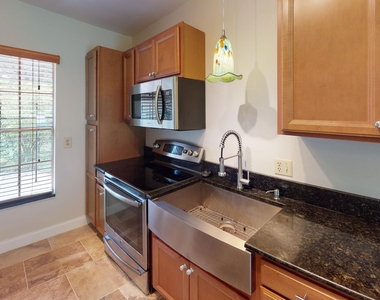 1527 Waldorf Circle Ne - Photo Thumbnail 10