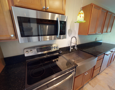 1527 Waldorf Circle Ne - Photo Thumbnail 9