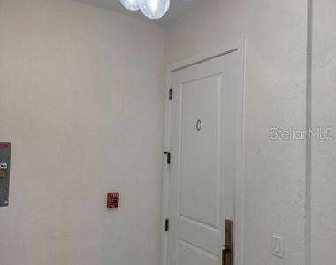 101 W Court Street - Photo Thumbnail 2