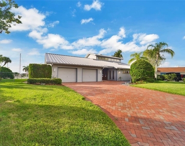 5060 Porpoise Place - Photo Thumbnail 11