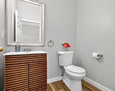 7046 Penta Place - Photo Thumbnail 5