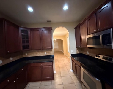 5823 Butterfield Street - Photo Thumbnail 11