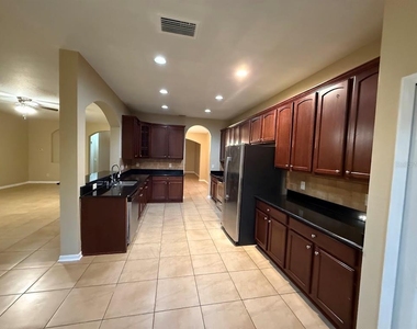 5823 Butterfield Street - Photo Thumbnail 8