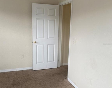 18001 Richmond Place Drive - Photo Thumbnail 31