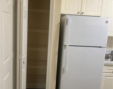 18001 Richmond Place Drive - Photo Thumbnail 4