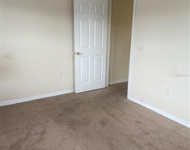 18001 Richmond Place Drive - Photo Thumbnail 29
