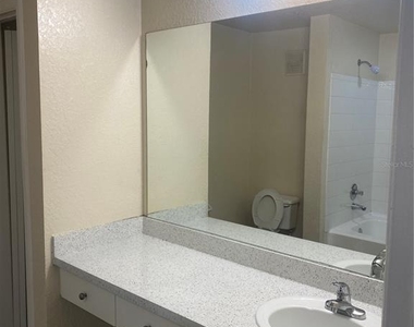 18001 Richmond Place Drive - Photo Thumbnail 11