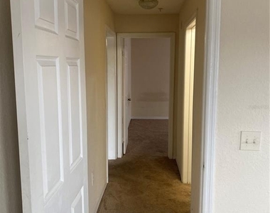 18001 Richmond Place Drive - Photo Thumbnail 33