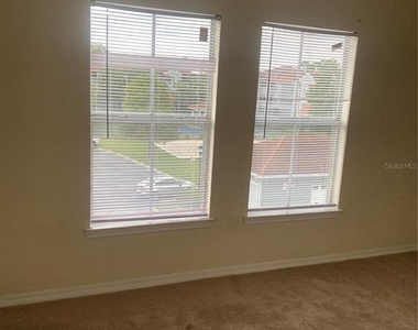 18001 Richmond Place Drive - Photo Thumbnail 30
