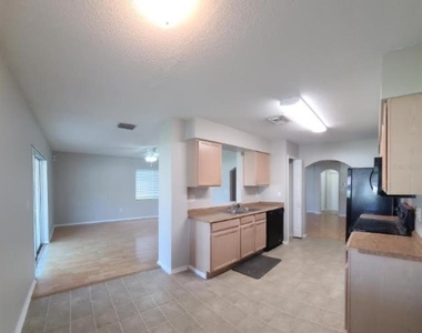 1501 Rincon Drive - Photo Thumbnail 10