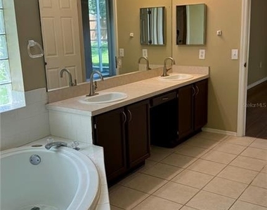 9917 Colonnade Drive - Photo Thumbnail 23
