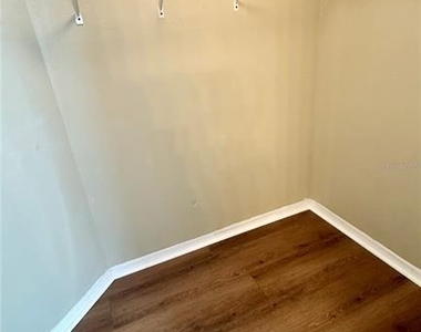 9917 Colonnade Drive - Photo Thumbnail 20