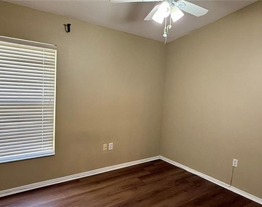 9917 Colonnade Drive - Photo Thumbnail 30