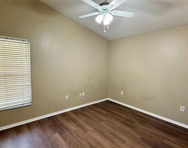 9917 Colonnade Drive - Photo Thumbnail 28