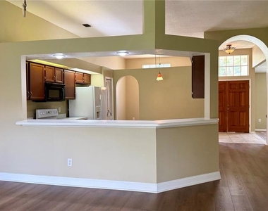 9917 Colonnade Drive - Photo Thumbnail 8