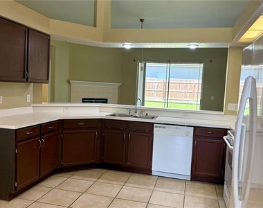 9917 Colonnade Drive - Photo Thumbnail 10