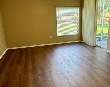 9917 Colonnade Drive - Photo Thumbnail 18