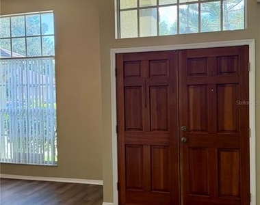9917 Colonnade Drive - Photo Thumbnail 3