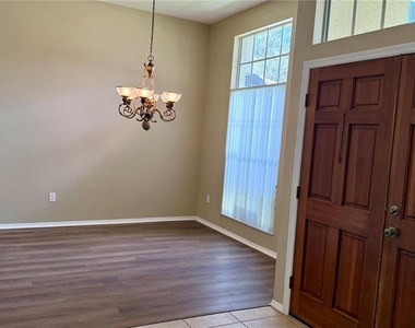9917 Colonnade Drive - Photo Thumbnail 5