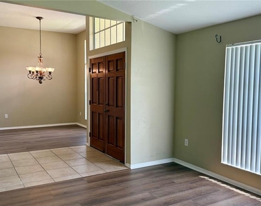 9917 Colonnade Drive - Photo Thumbnail 4