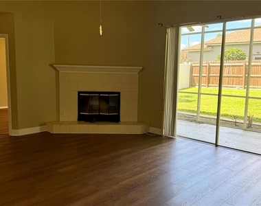 9917 Colonnade Drive - Photo Thumbnail 16