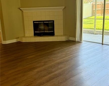 9917 Colonnade Drive - Photo Thumbnail 14