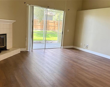 9917 Colonnade Drive - Photo Thumbnail 13