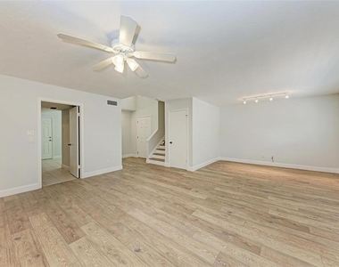 2927 W Gandy Boulevard - Photo Thumbnail 15