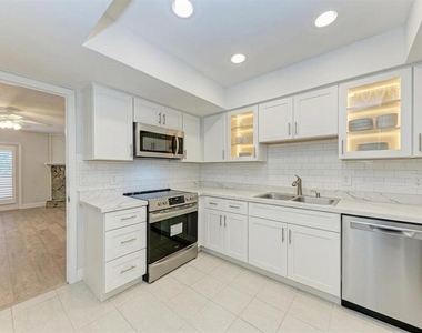 2927 W Gandy Boulevard - Photo Thumbnail 20