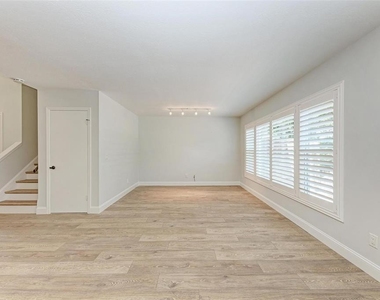 2927 W Gandy Boulevard - Photo Thumbnail 16