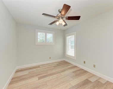 2927 W Gandy Boulevard - Photo Thumbnail 35