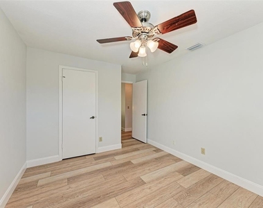 2927 W Gandy Boulevard - Photo Thumbnail 36