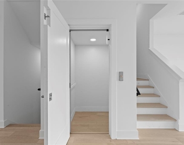 90 Columbia Drive - Photo Thumbnail 7