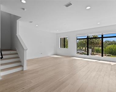 90 Columbia Drive - Photo Thumbnail 16