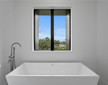 90 Columbia Drive - Photo Thumbnail 24