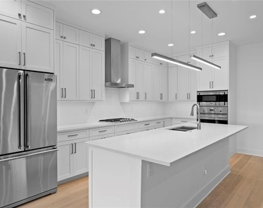 90 Columbia Drive - Photo Thumbnail 12