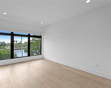 90 Columbia Drive - Photo Thumbnail 19