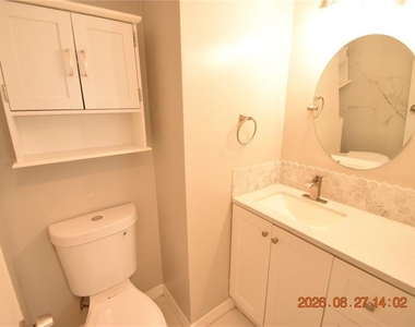5009 Terrace Village Lane - Photo Thumbnail 9