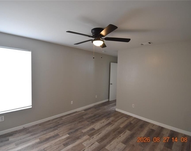 5009 Terrace Village Lane - Photo Thumbnail 29