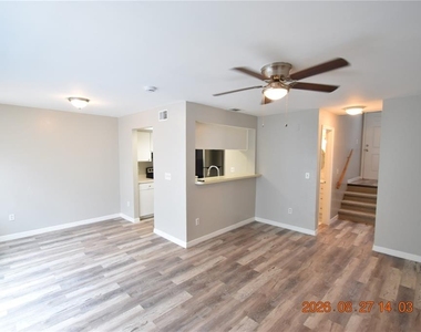 5009 Terrace Village Lane - Photo Thumbnail 12